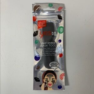 Yes To Dual-Ended Mask Tool - Black